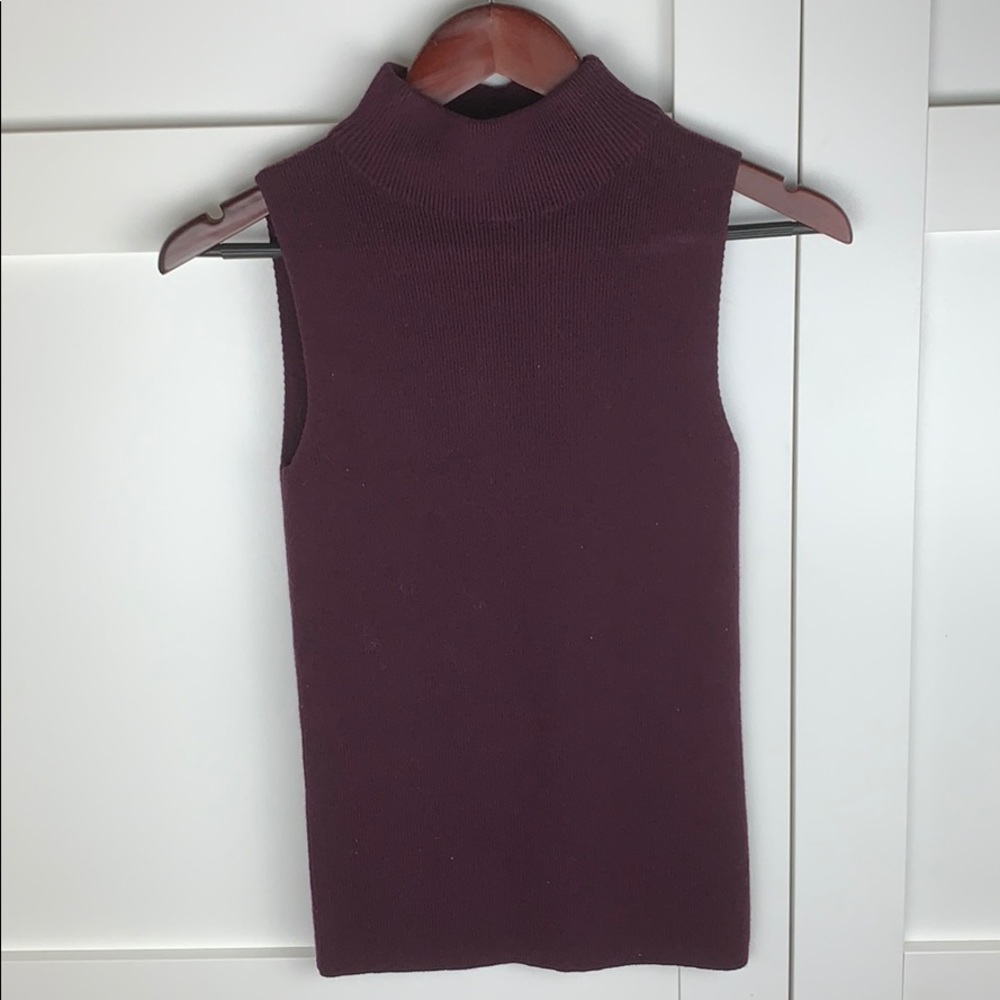 Gap sleeveless turtleneck sweater- Plum